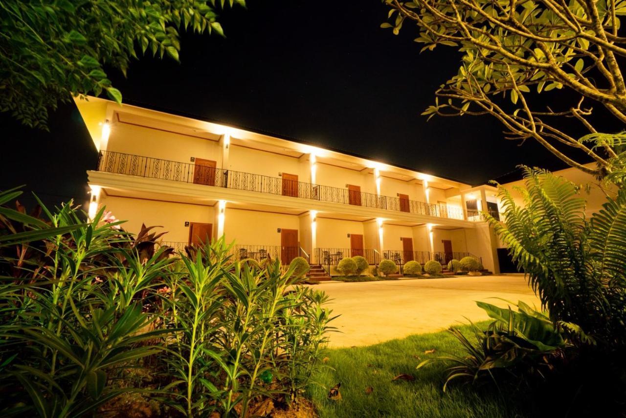 Baan Anong Hotel Aranya Prathet Buitenkant foto