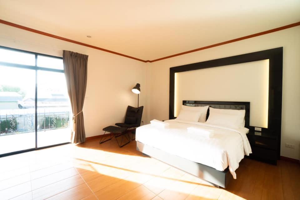 Baan Anong Hotel Aranya Prathet Buitenkant foto